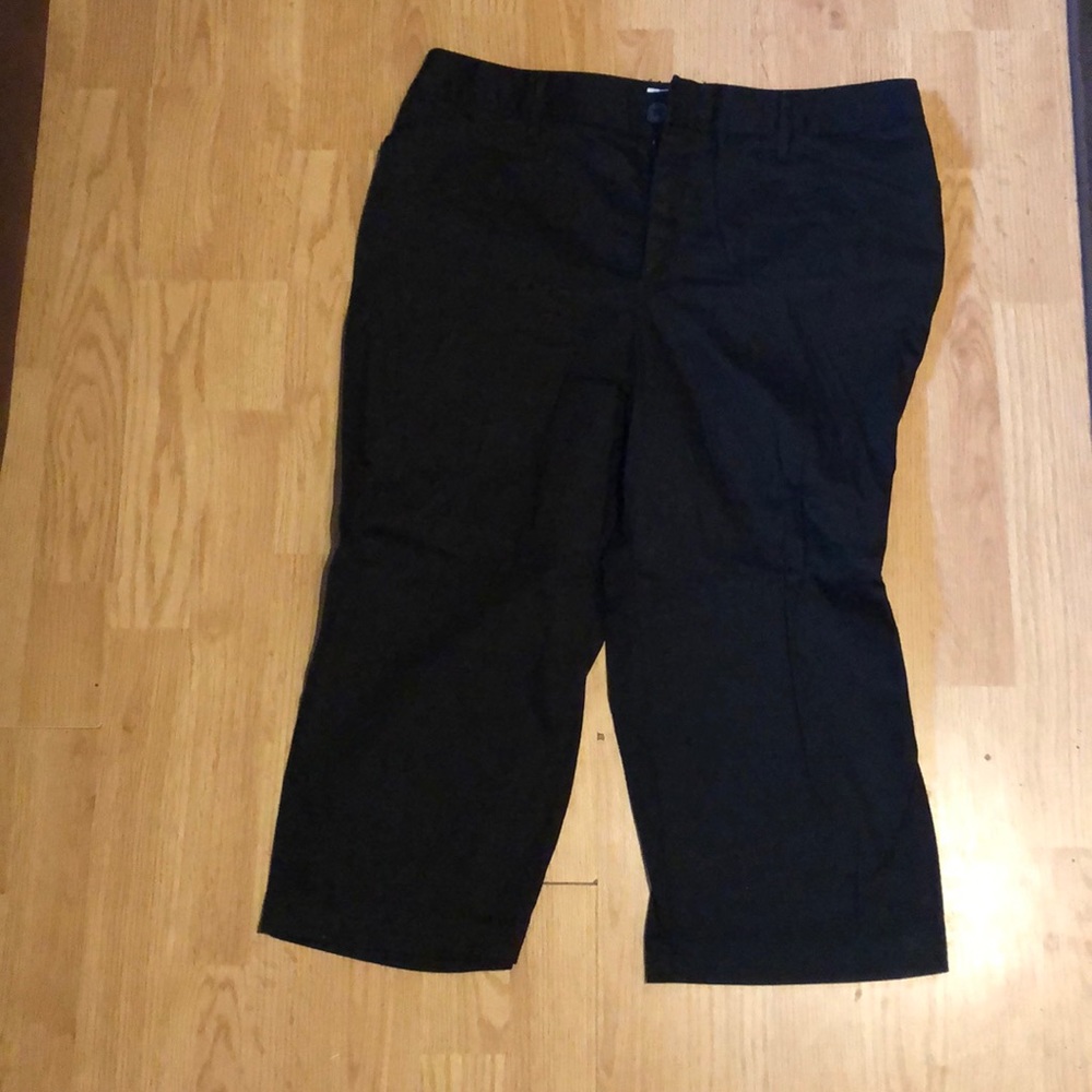 Black Capris